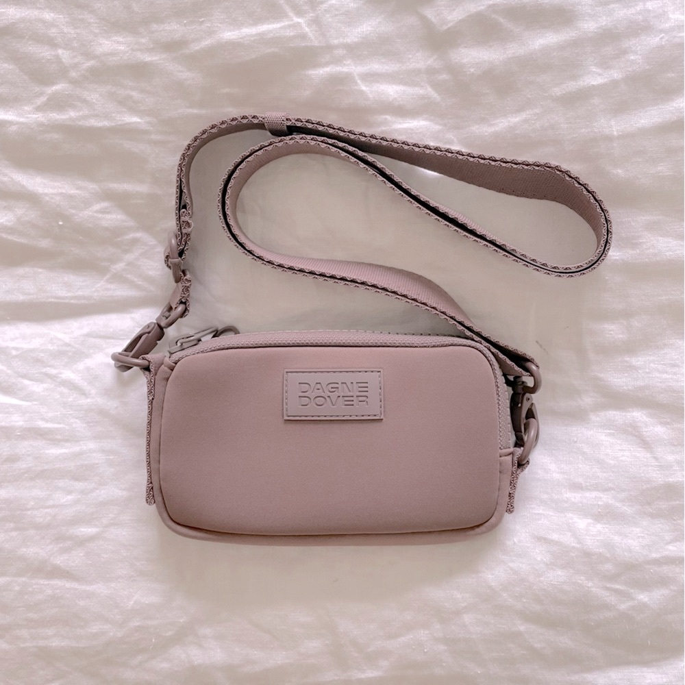 Dagne Dover Mara phone sling nwot